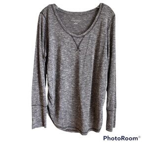 Liz Lange Maternity Long Sleeve Scoop Neck Lightweight Knit Sweater Size Large